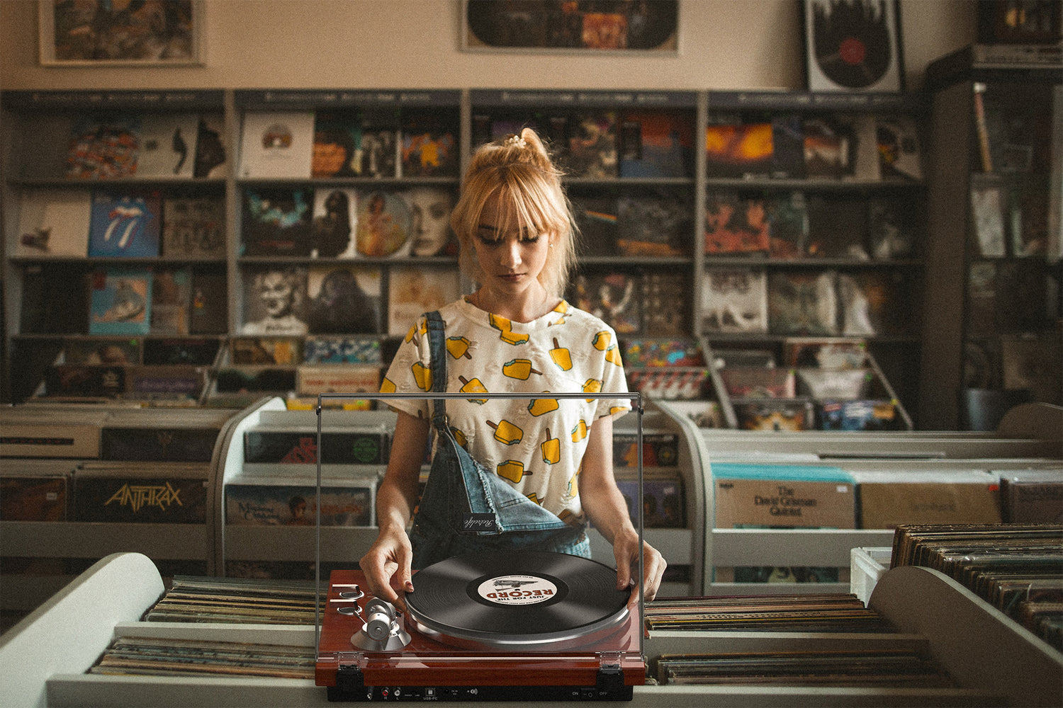 High Fidelity Vinyl Turntable for Everlasting Love