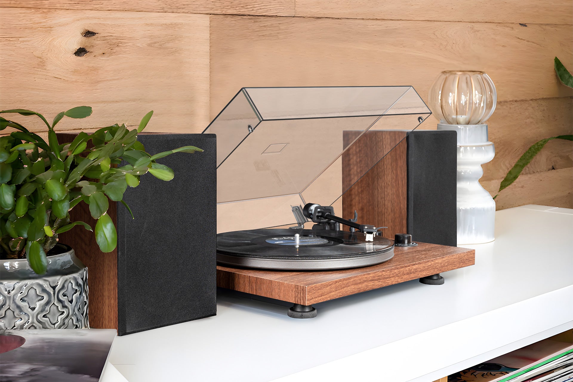 Features on the Audiophile-level Bluetooth Hi-Fi Audio System UD006