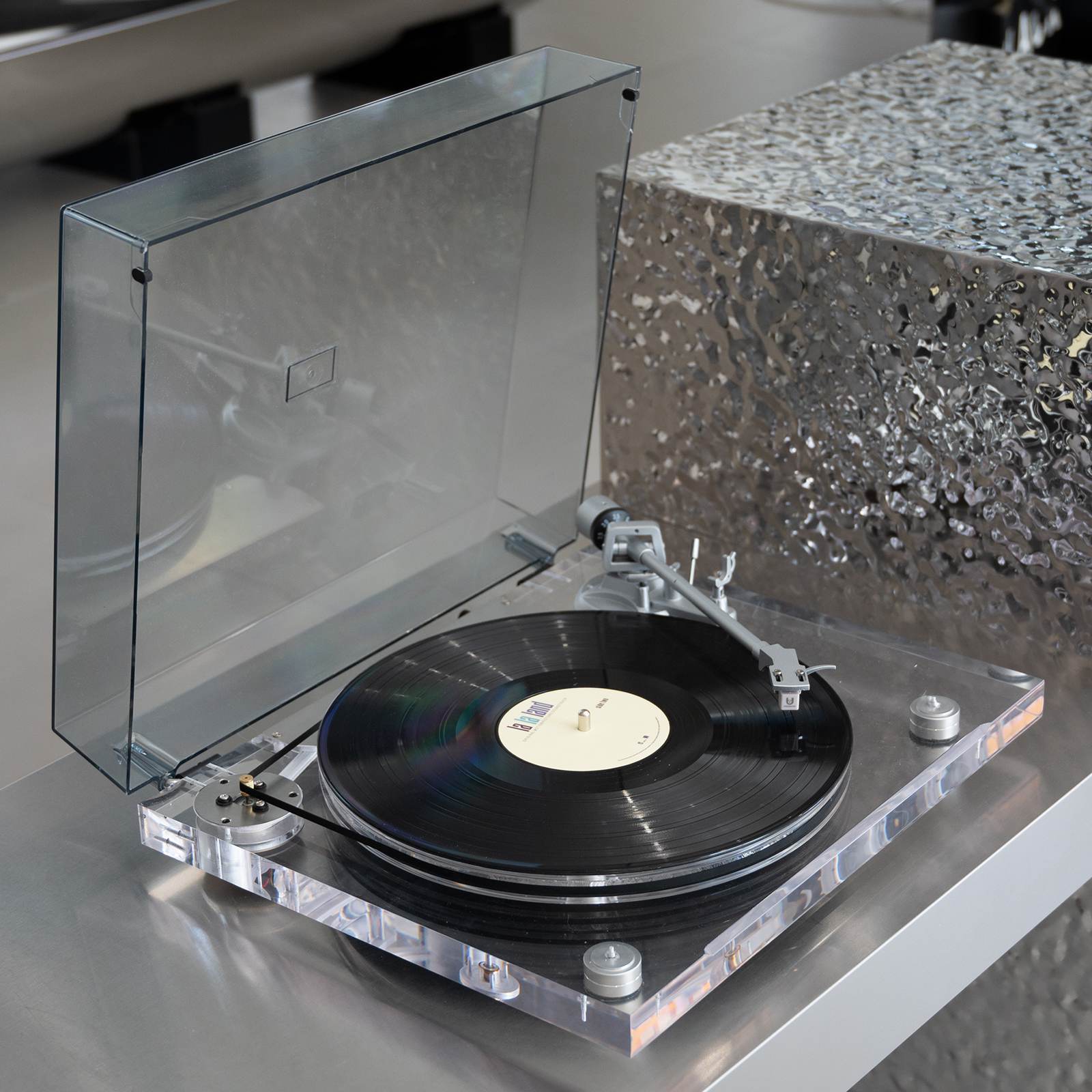 ICE1-V2 Modern Acrylic Bluetooth Turntable with Built-In RIAA Preamp