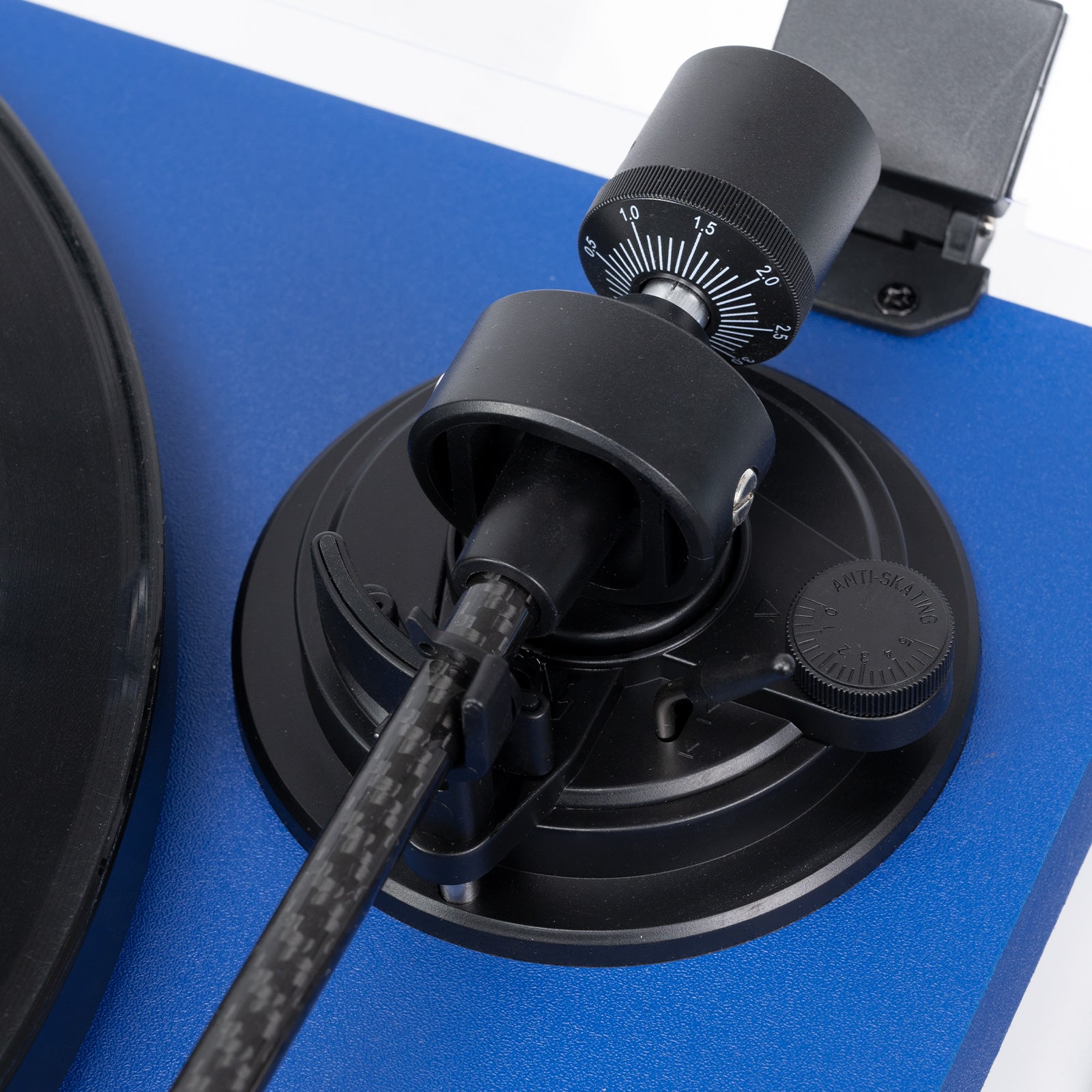 LP9 Bluetooth High-Fidelity Turntable with Built-In Preamp – Wood & Metal