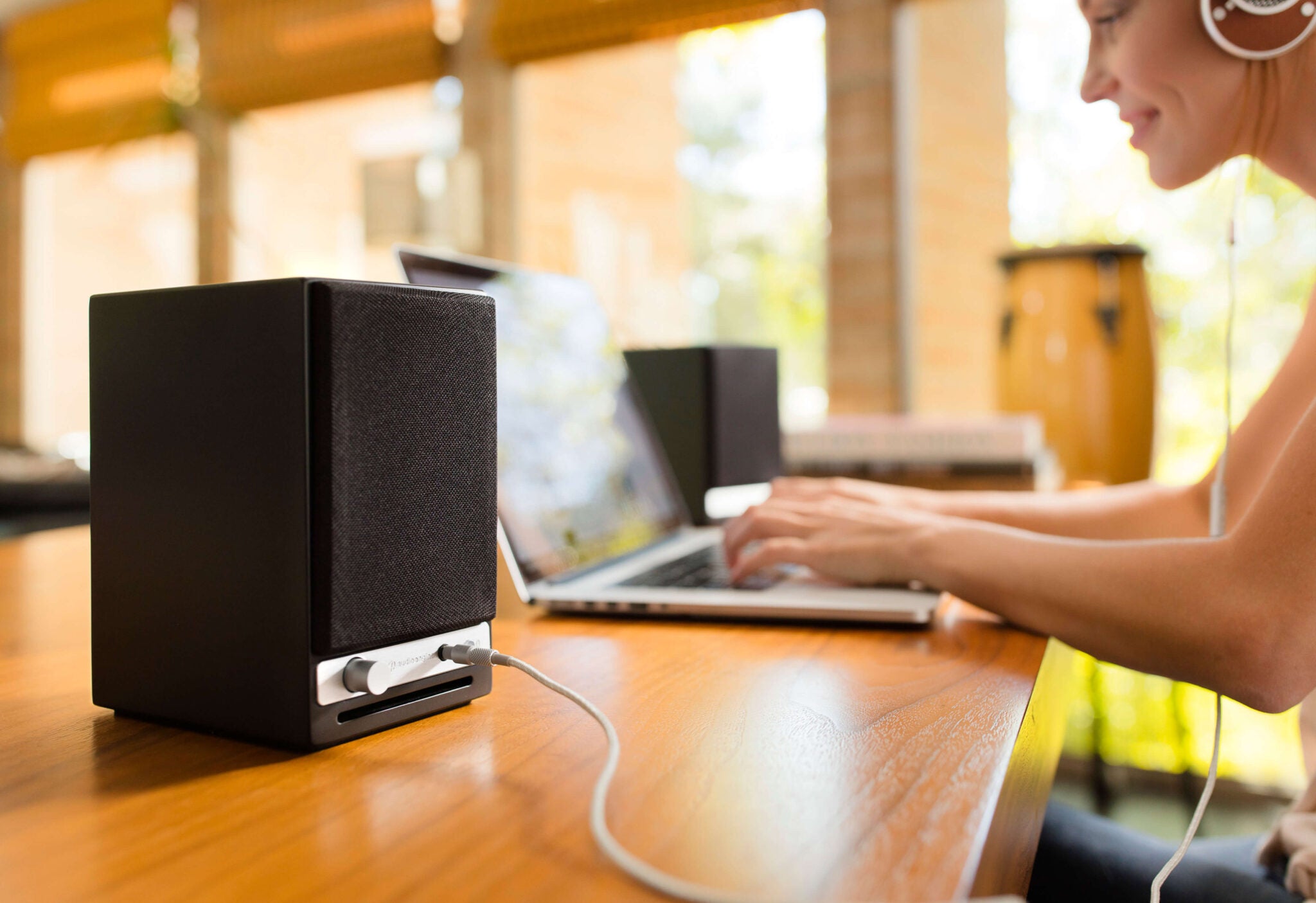 Wireless Hi-Fi Desktop Speaker System with Bluetooth, USB & RCA Inputs