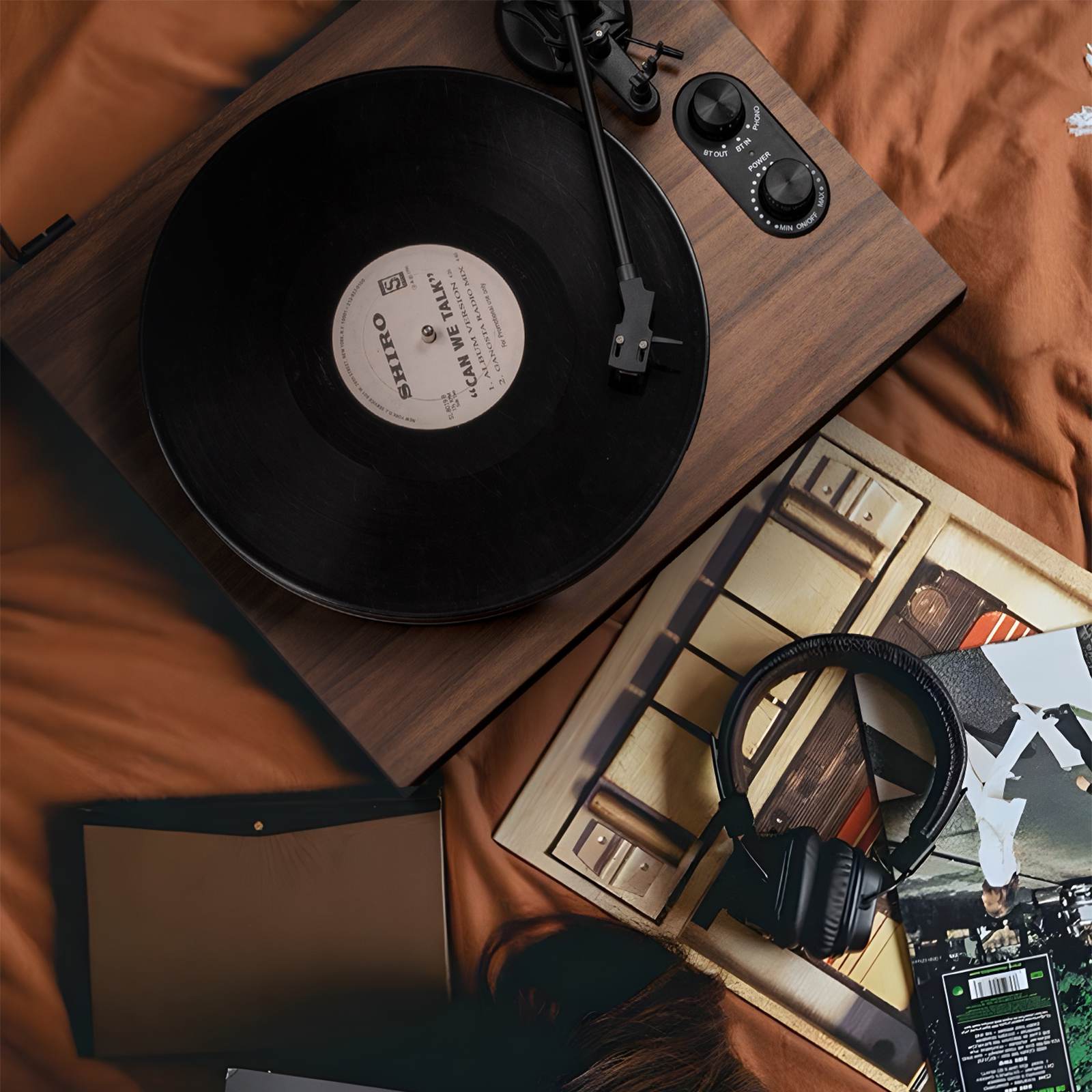 Vintage Bluetooth Vinyl Record Player with Split Speakers