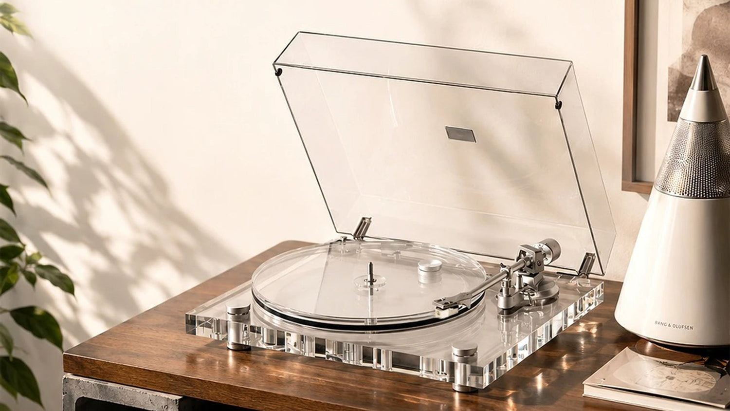 Acrylic Turntables Explained: Design, Sound, Stability, and What to Look For