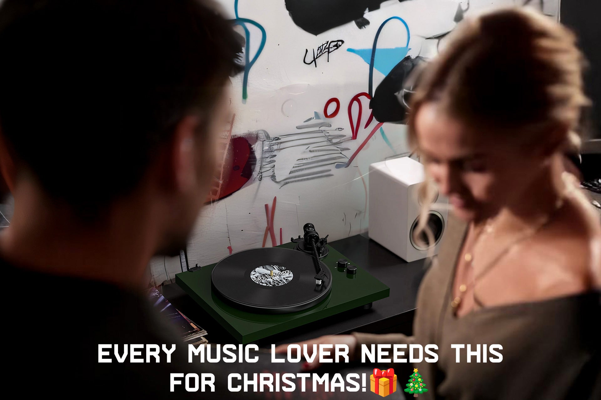 How to Create the Perfect Christmas Atmosphere with A Vinyl Record Player: A Must-Have Item for Warm Family Gatherings