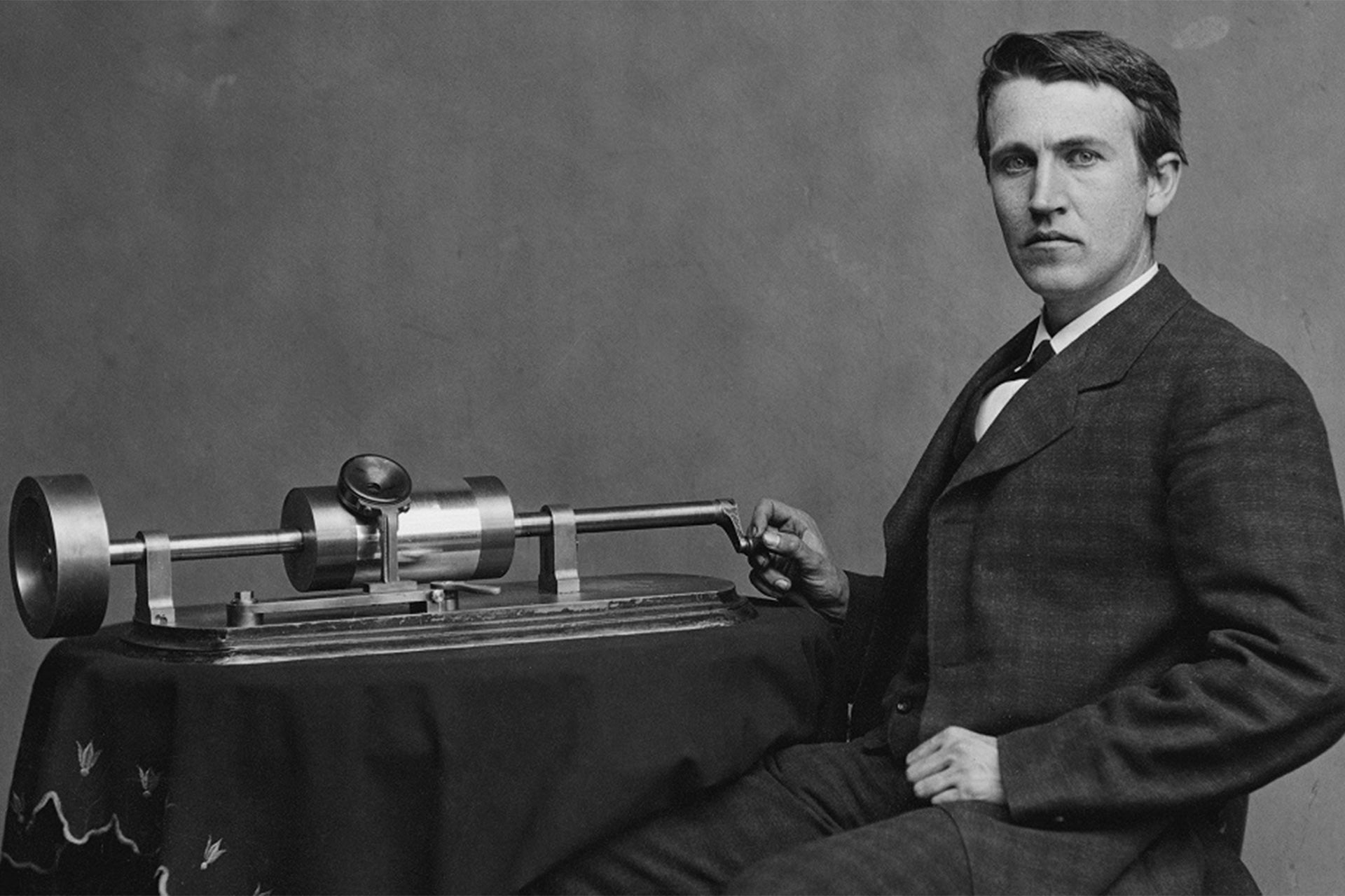 The Evolution of Record Players: From Phonographs to Modern Turntables