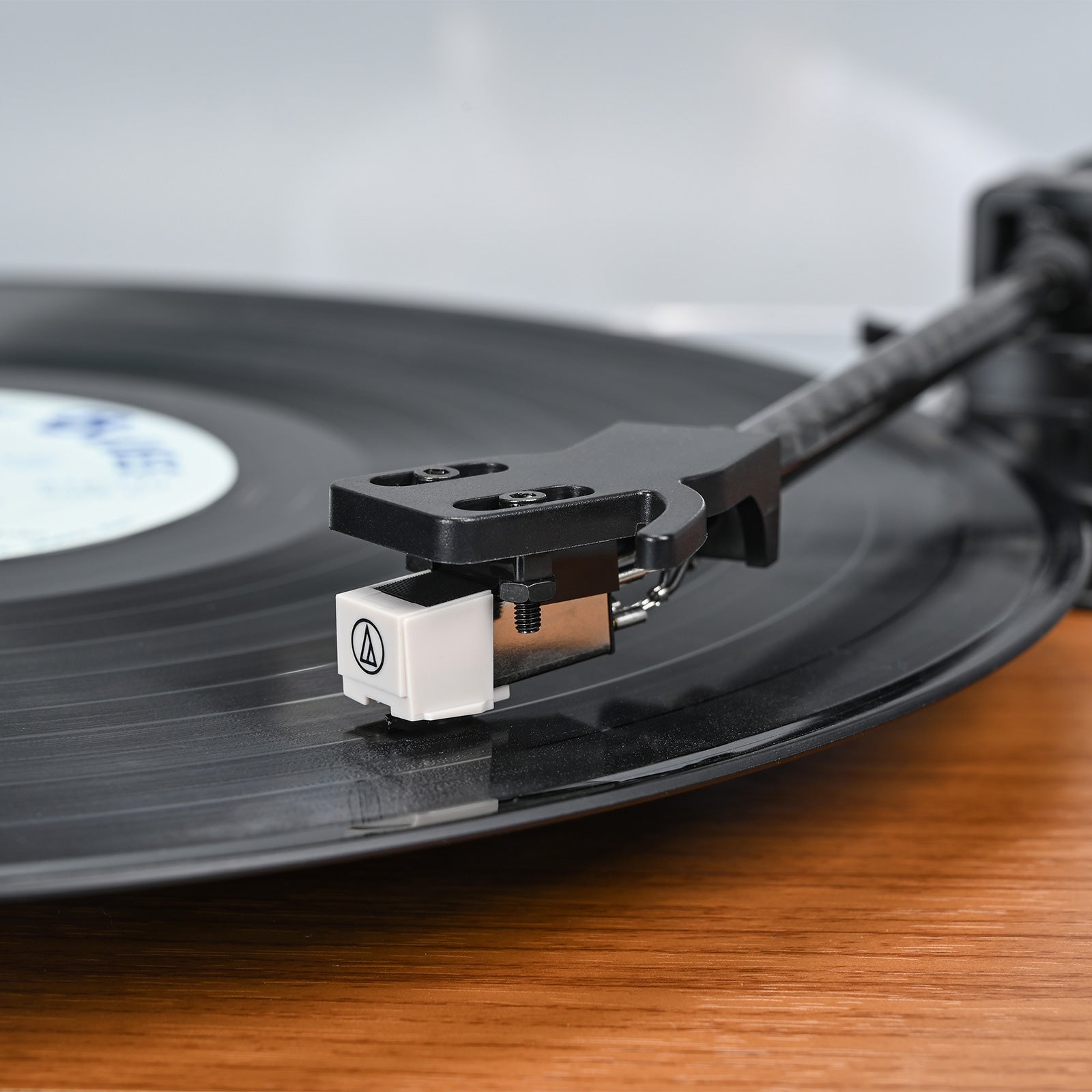 Bluetooth Hi-Fi Record Player with 2*30W Speakers – High Fidelity Sound & Wireless Music Streaming