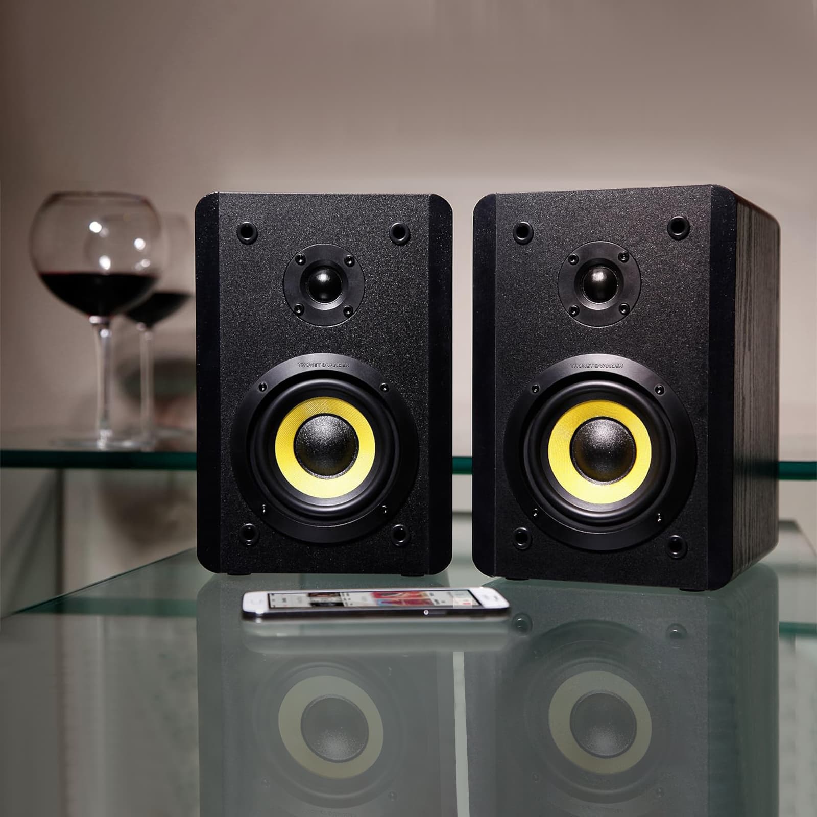 Thonet and Vander Bluetooth 4.0 Bookshelf Speakers Integrated Amplifier with Bass and Treble